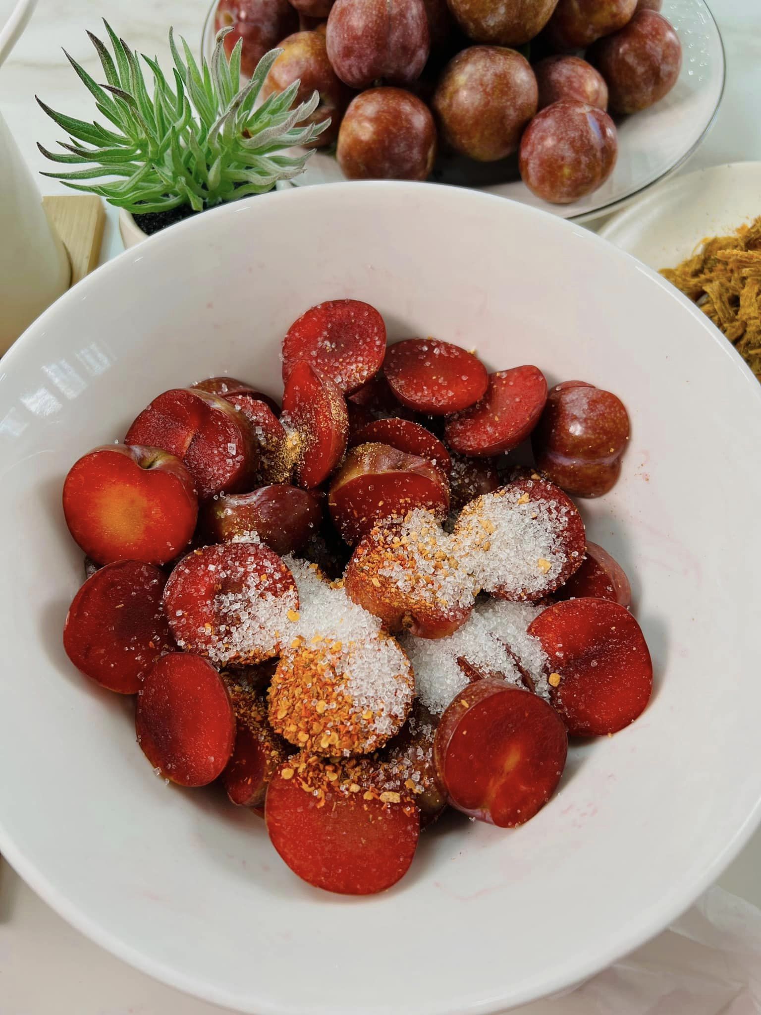 cách làm mận lắc bò khô