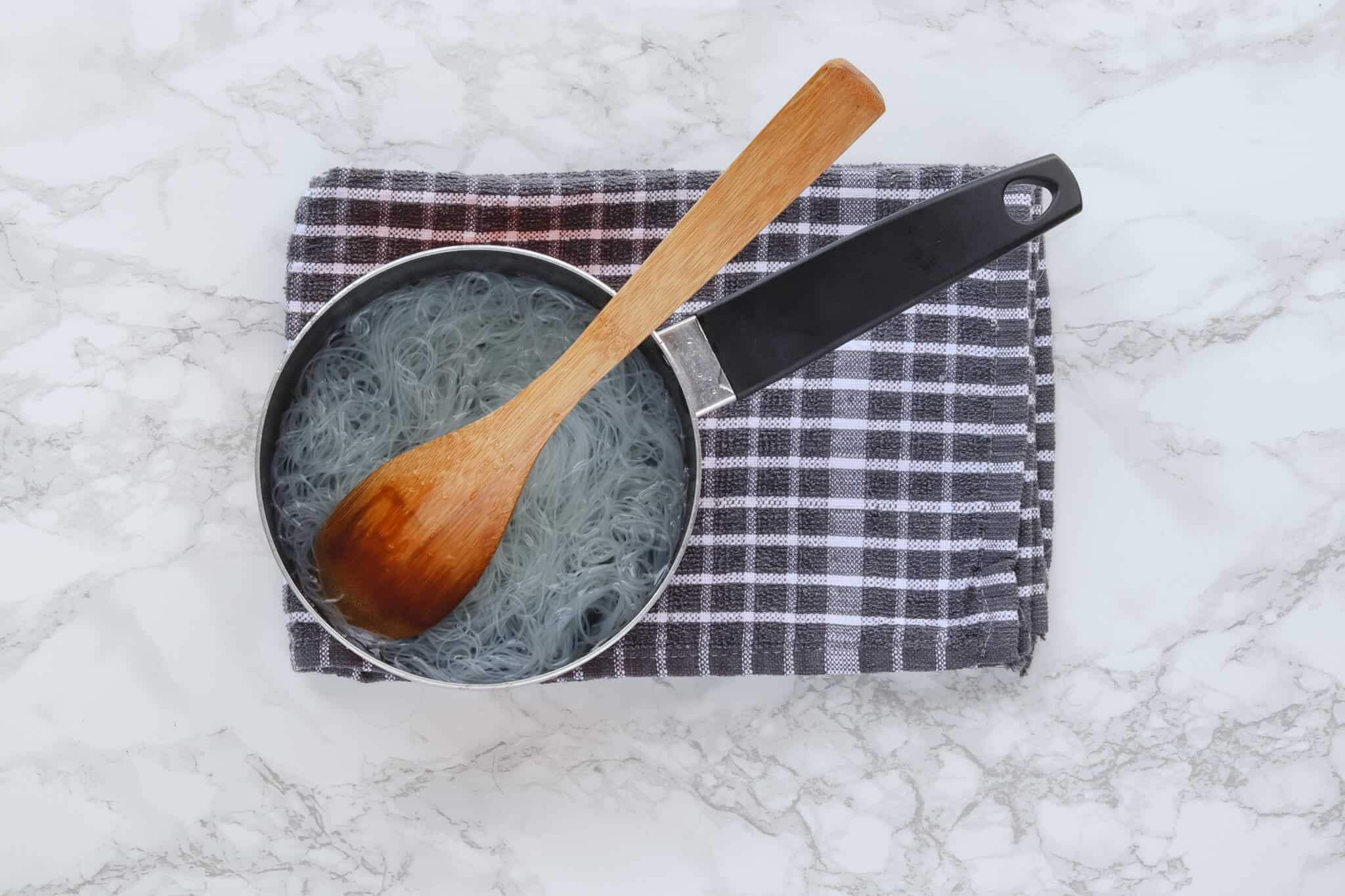 cách bảo quản bún lâu ngày không bị chua