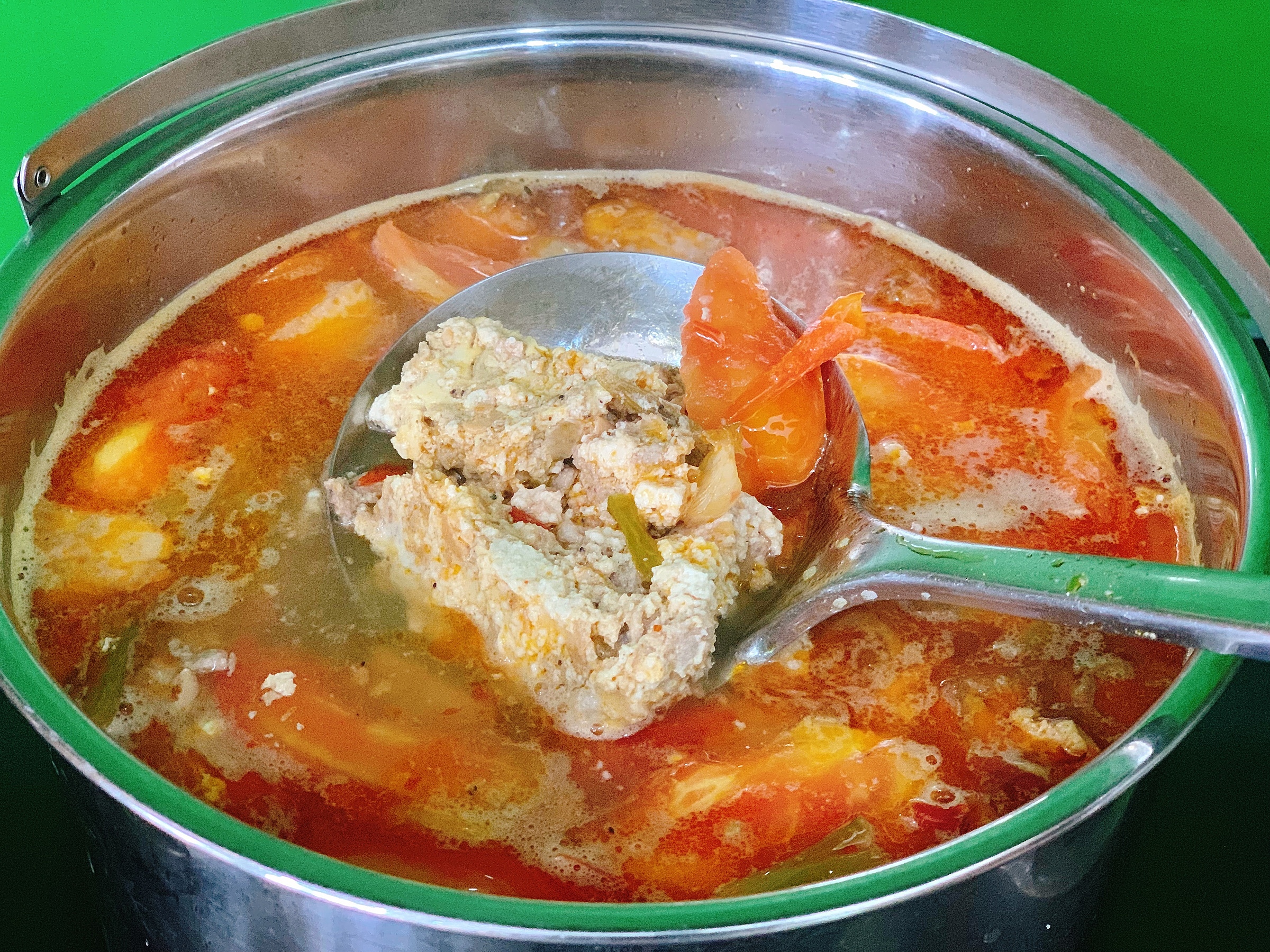 Cách nấu bún riêu sườn từ sữa đậu nành