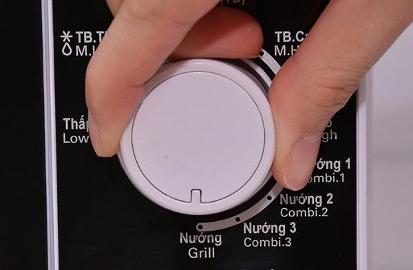 chuc-nang-nuong-cua-lo-vi-song-01