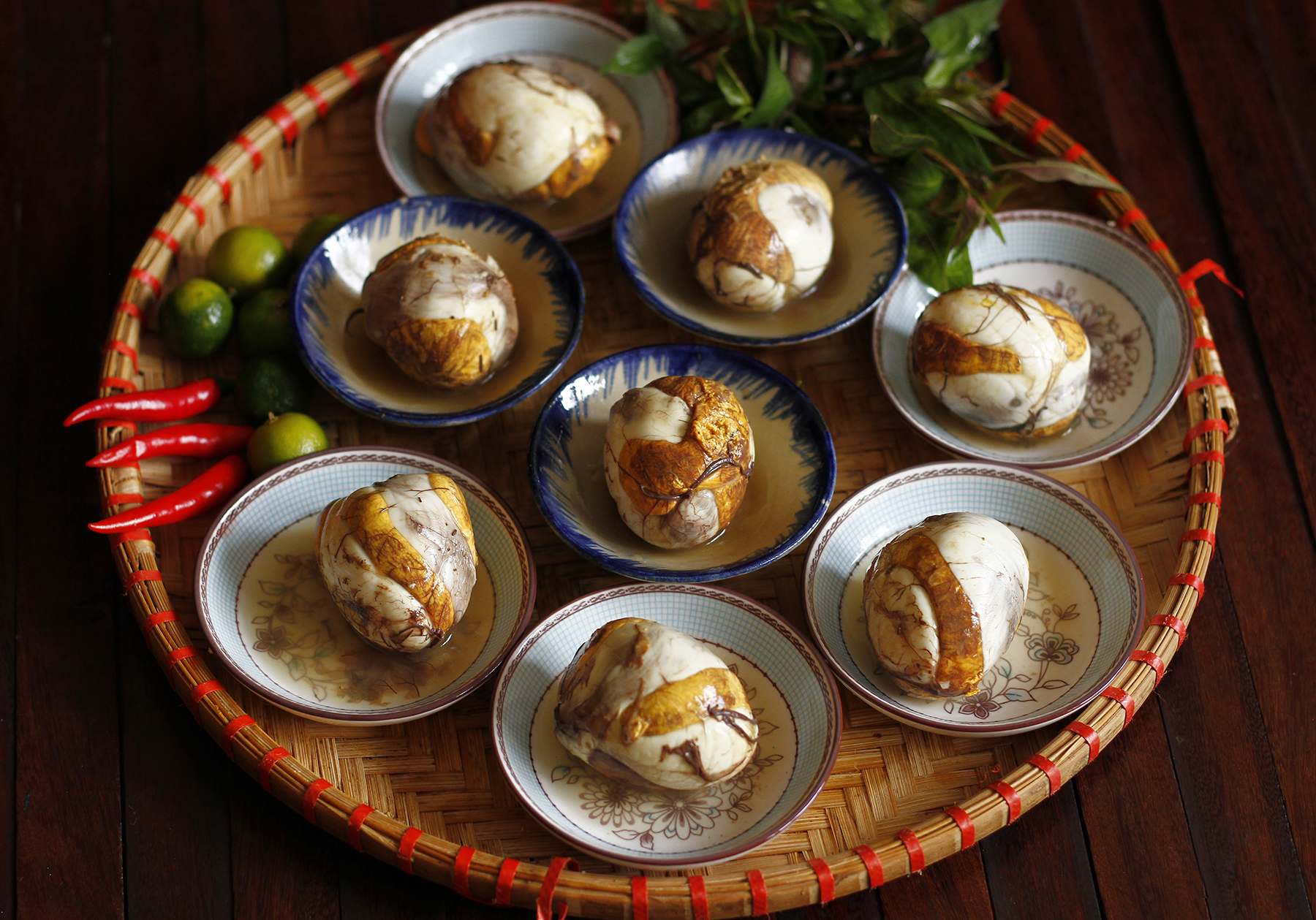 cách làm trứng vịt lộn nướng muối ớt