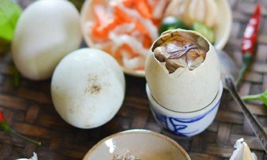 trứng vịt lộn bao nhiêu calo