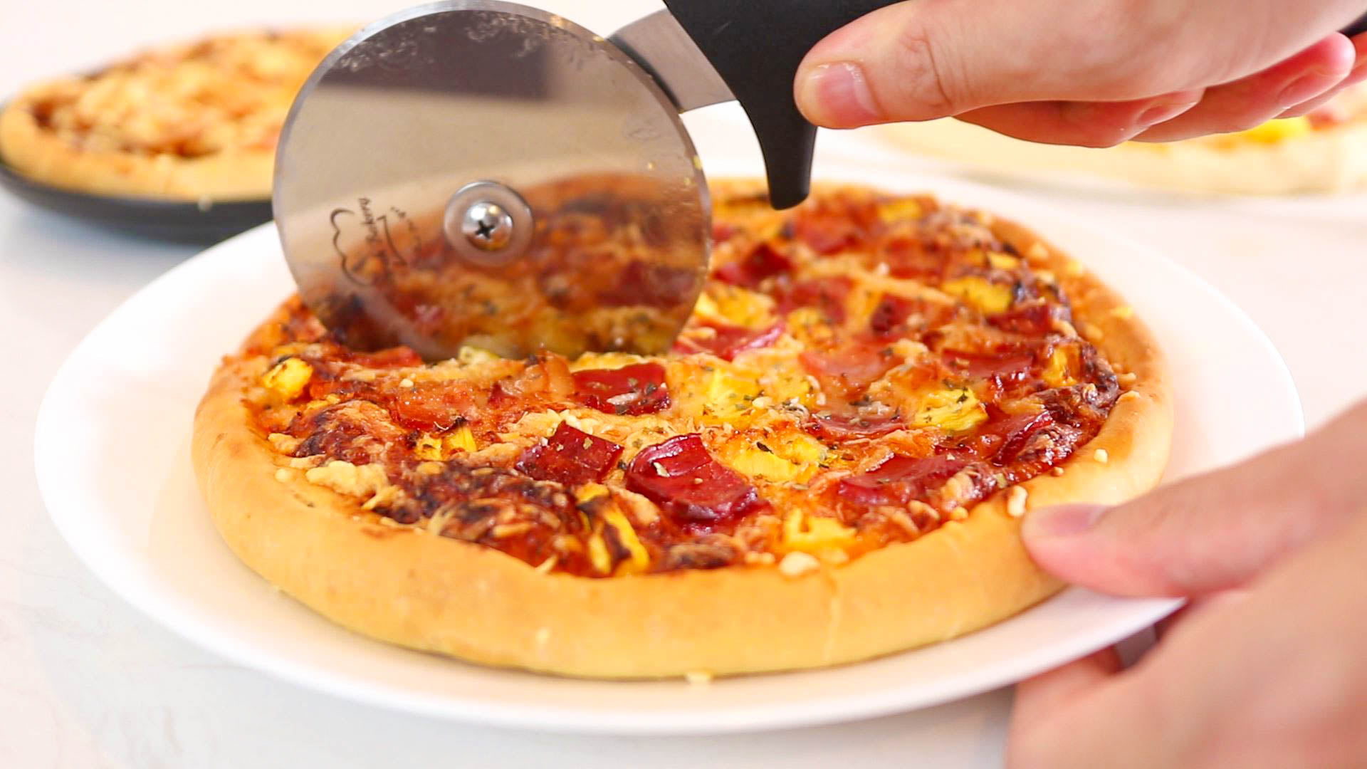 cách làm pizza bằng nồi chiên không dầu