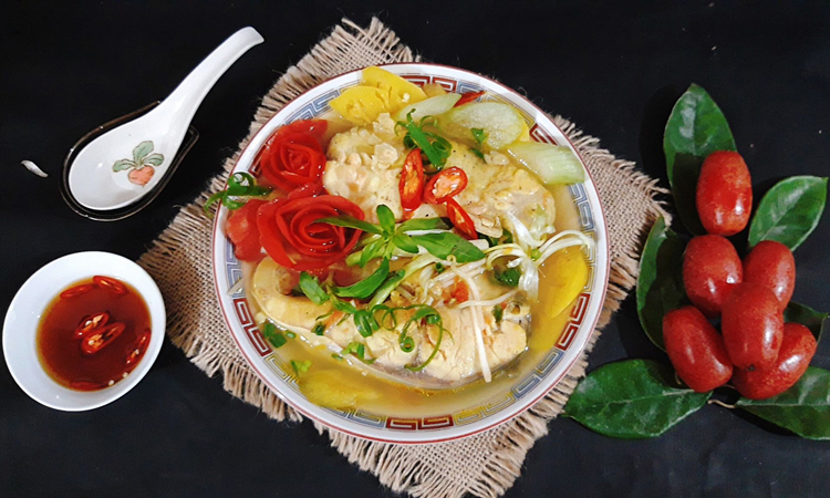 có nên rán cá trước khi nấu canh không