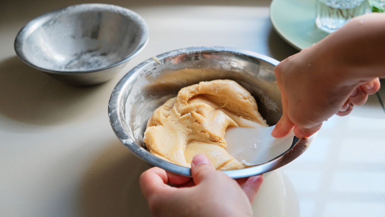 cách làm bánh trung thu thập cẩm trứng muối