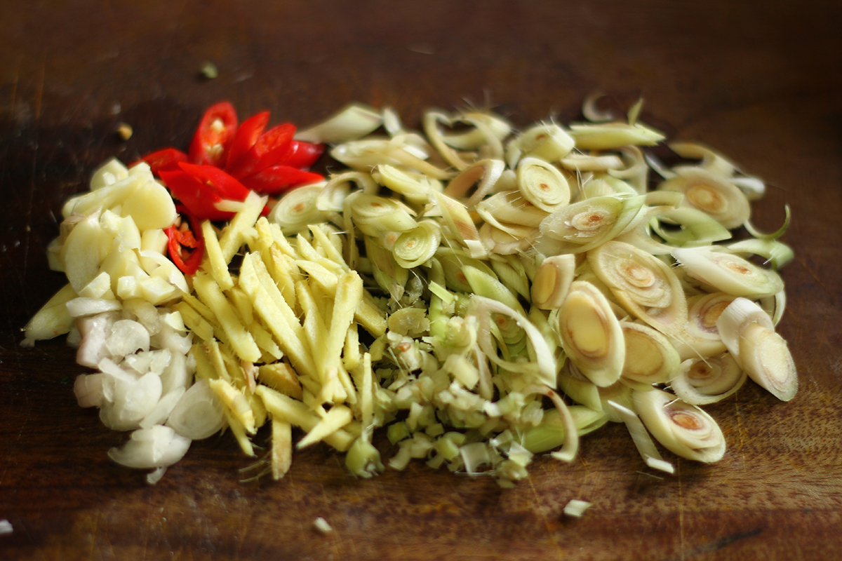 cách làm thịt ngan xào sả ớt