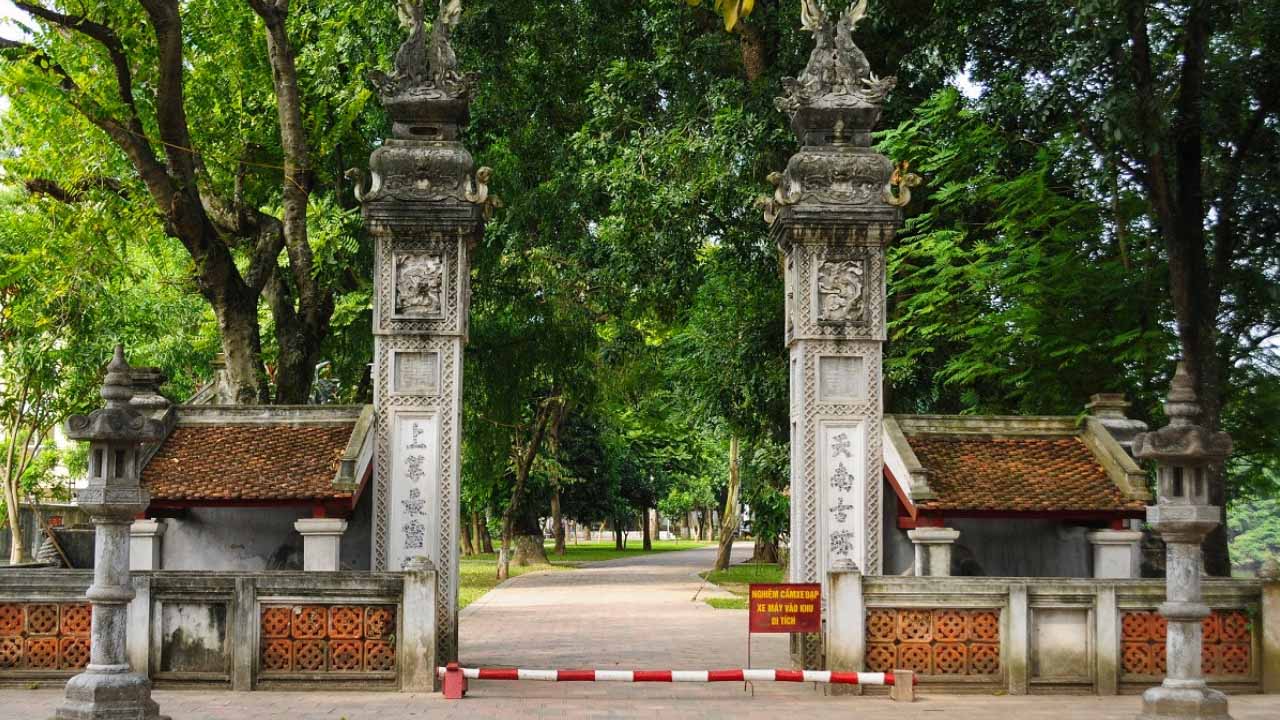 những ngôi đền nổi tiếng linh thiêng ở Hà Nội