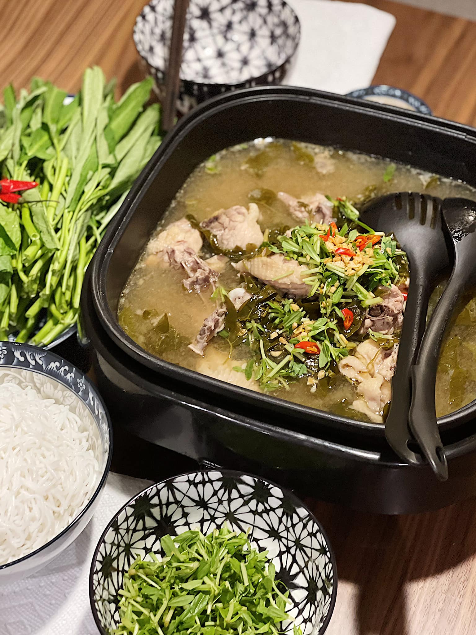 cách làm gà nấu lá giang