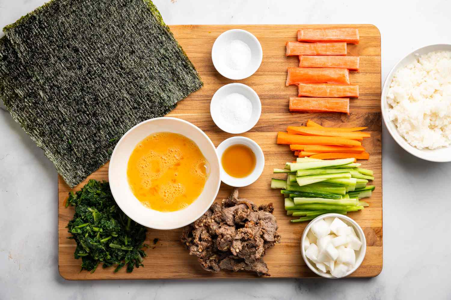 cách làm cơm cuộn rong biển