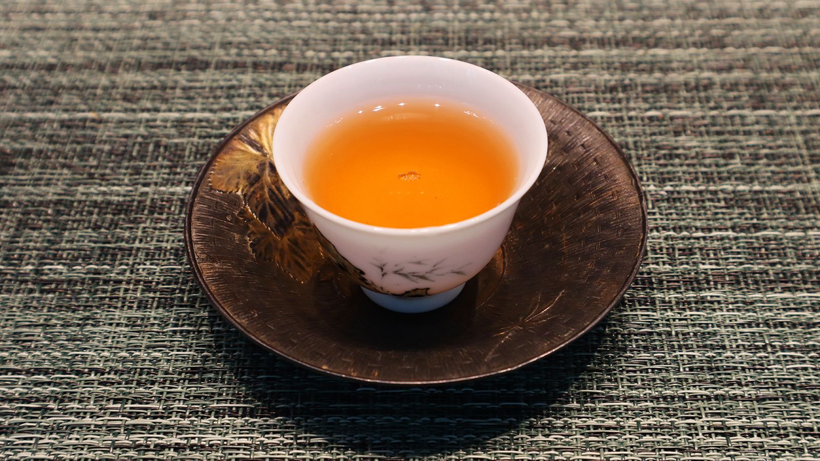 Uống lá đinh lăng có tác dụng gì