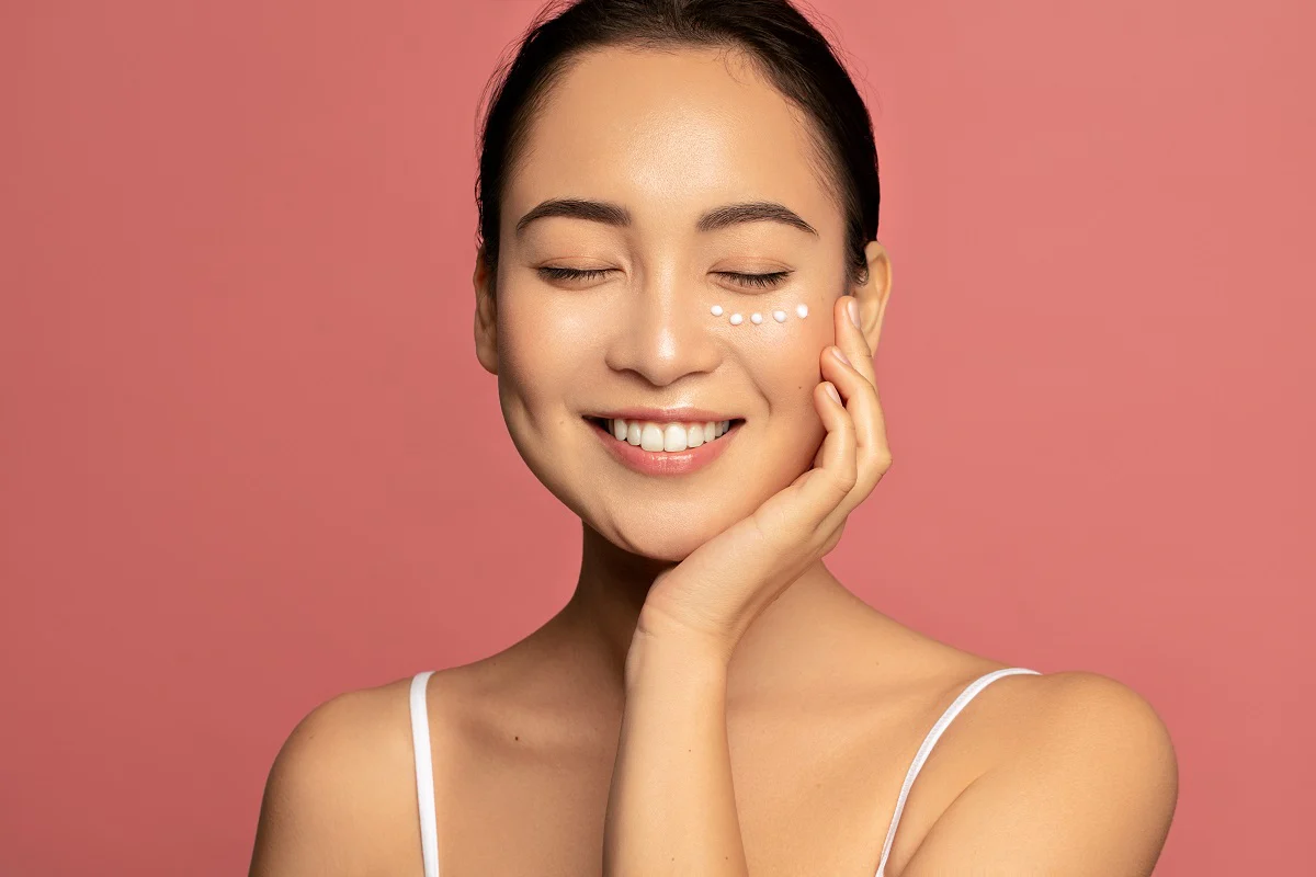 dưỡng trắng bằng vitamin C