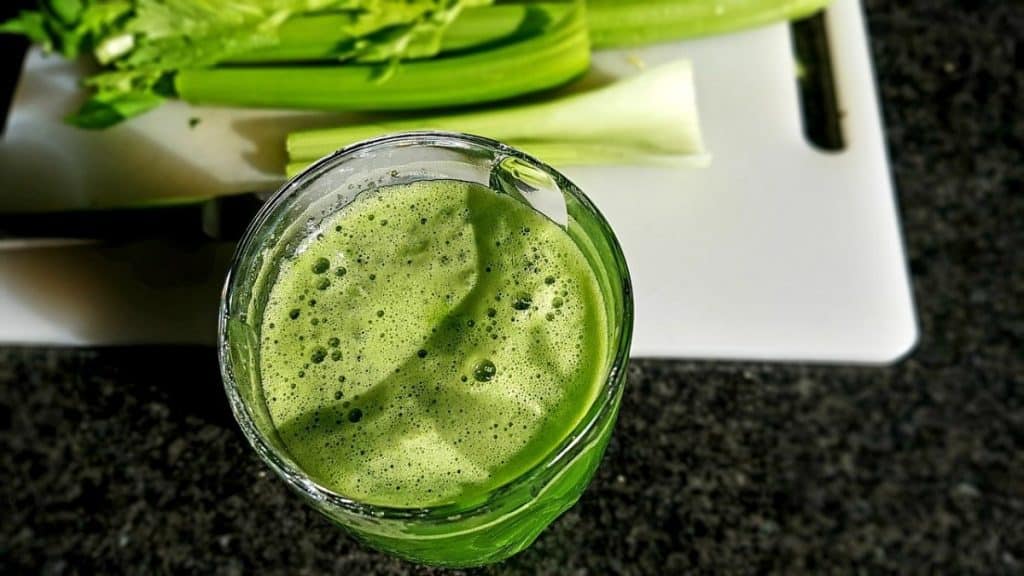 uống nước cần tây có tác dụng gì