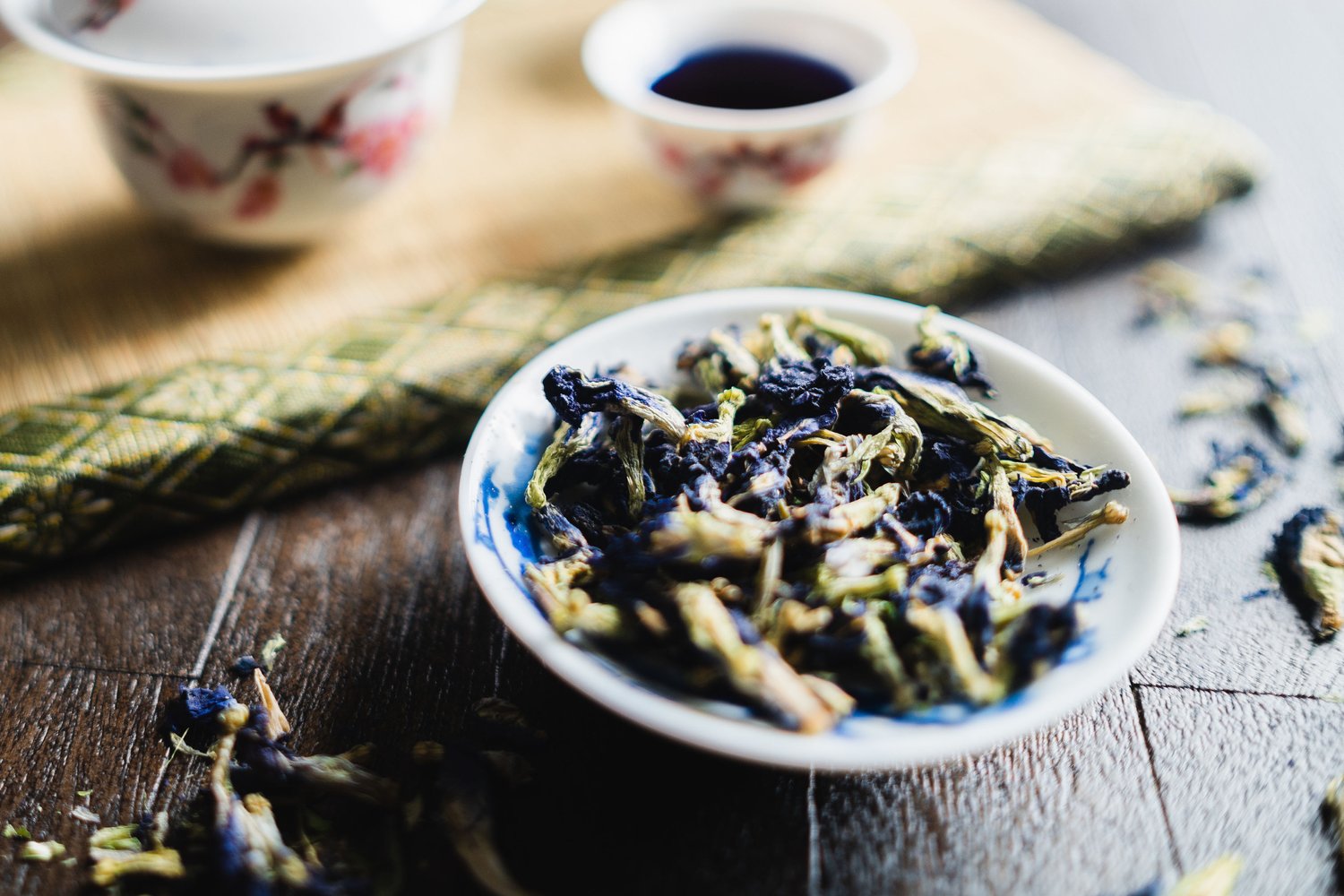 Uống nước hoa đậu biếc có tác dụng gì?