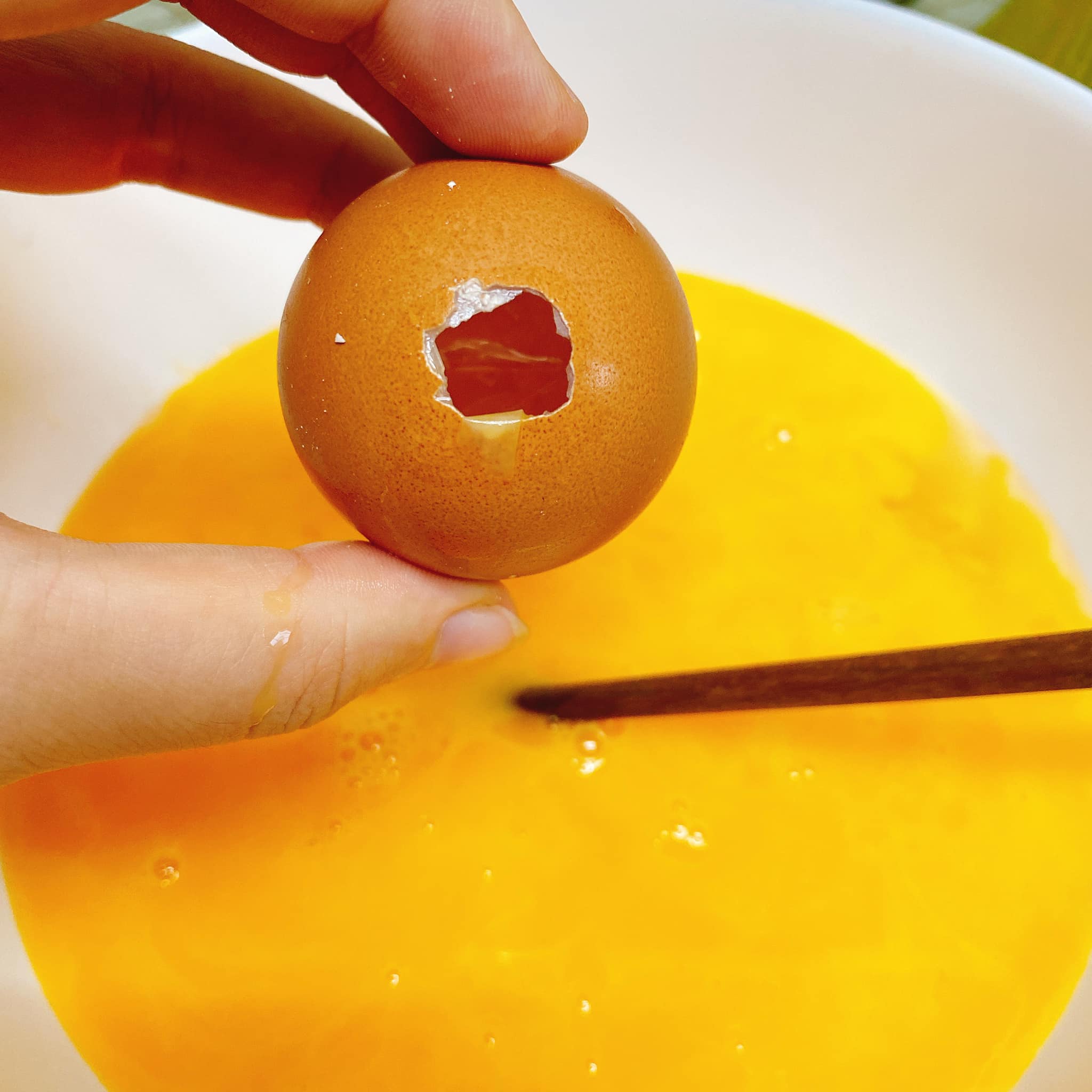 sơ chế trứng gà