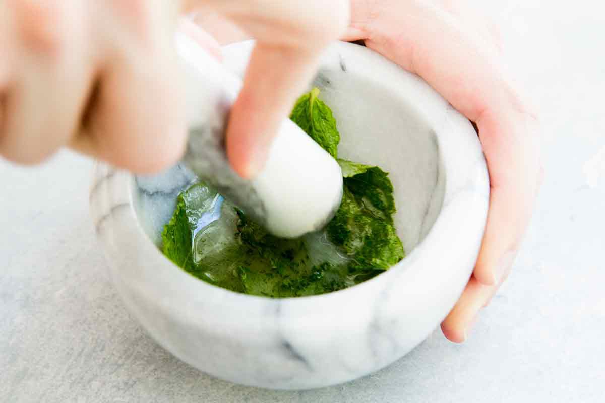 cỏ xước trị mụn