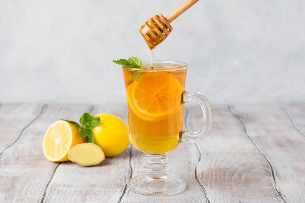 uống chanh mật ong giảm mỡ bụng