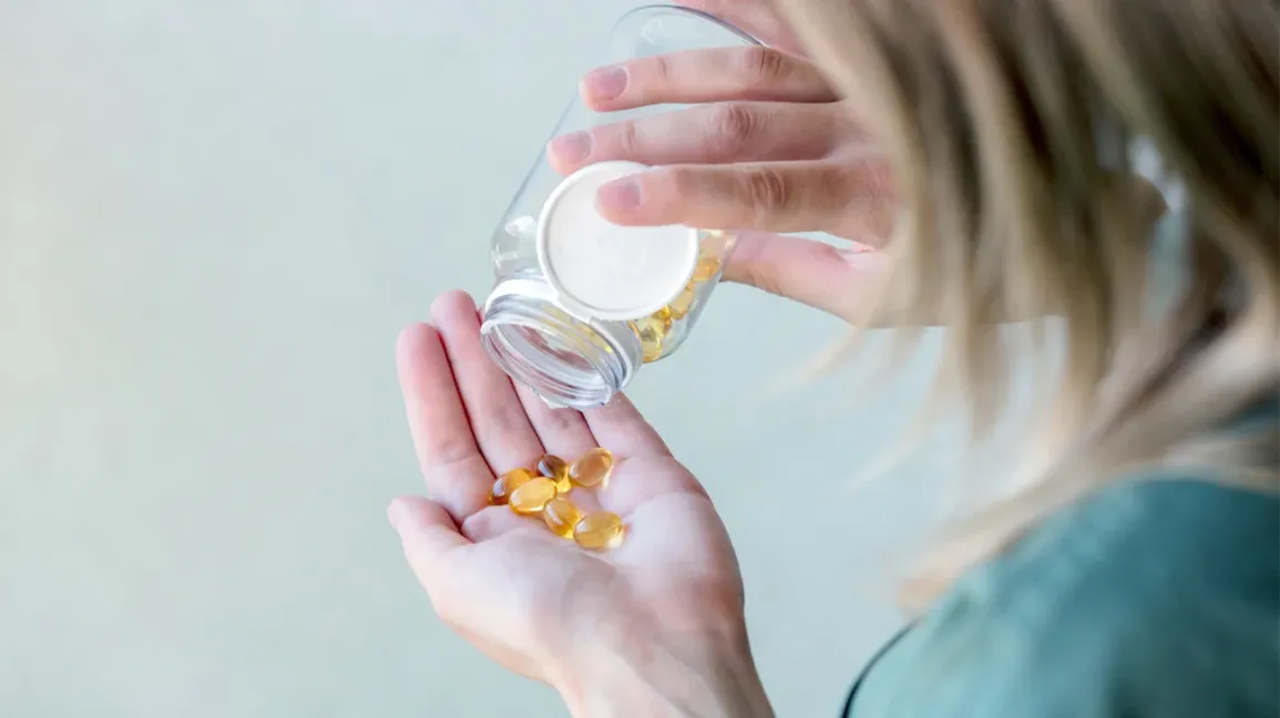 Vitamin E có bôi mặt được không