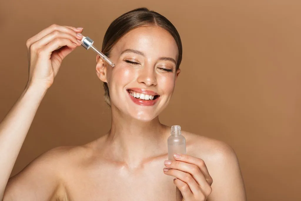 Vitamin E có bôi mặt được không
