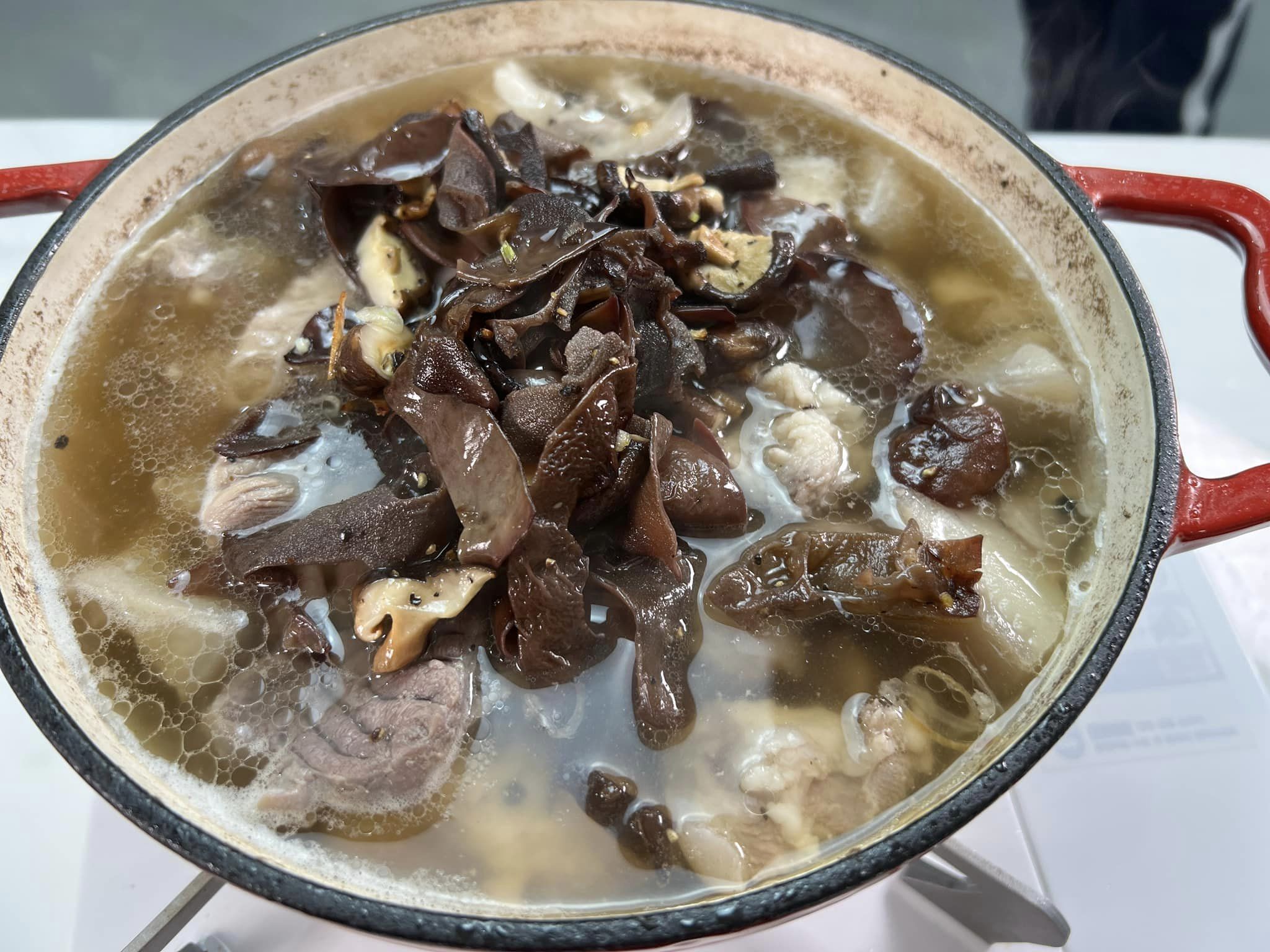 hầm thịt