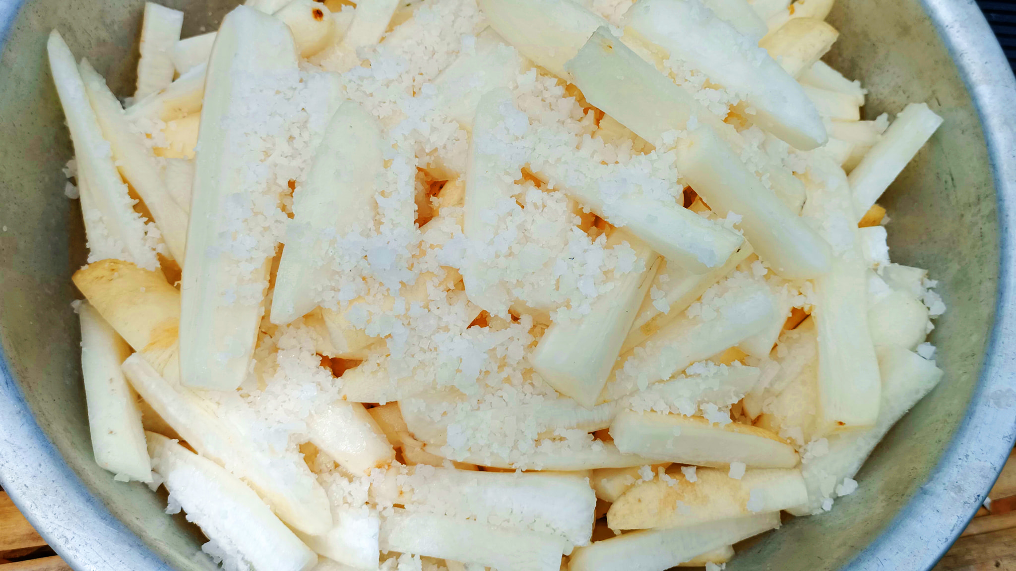 cắt củ cải