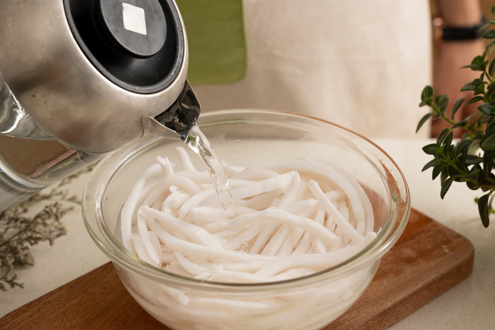 Cách xử lý mứt dừa non bị chảy nước