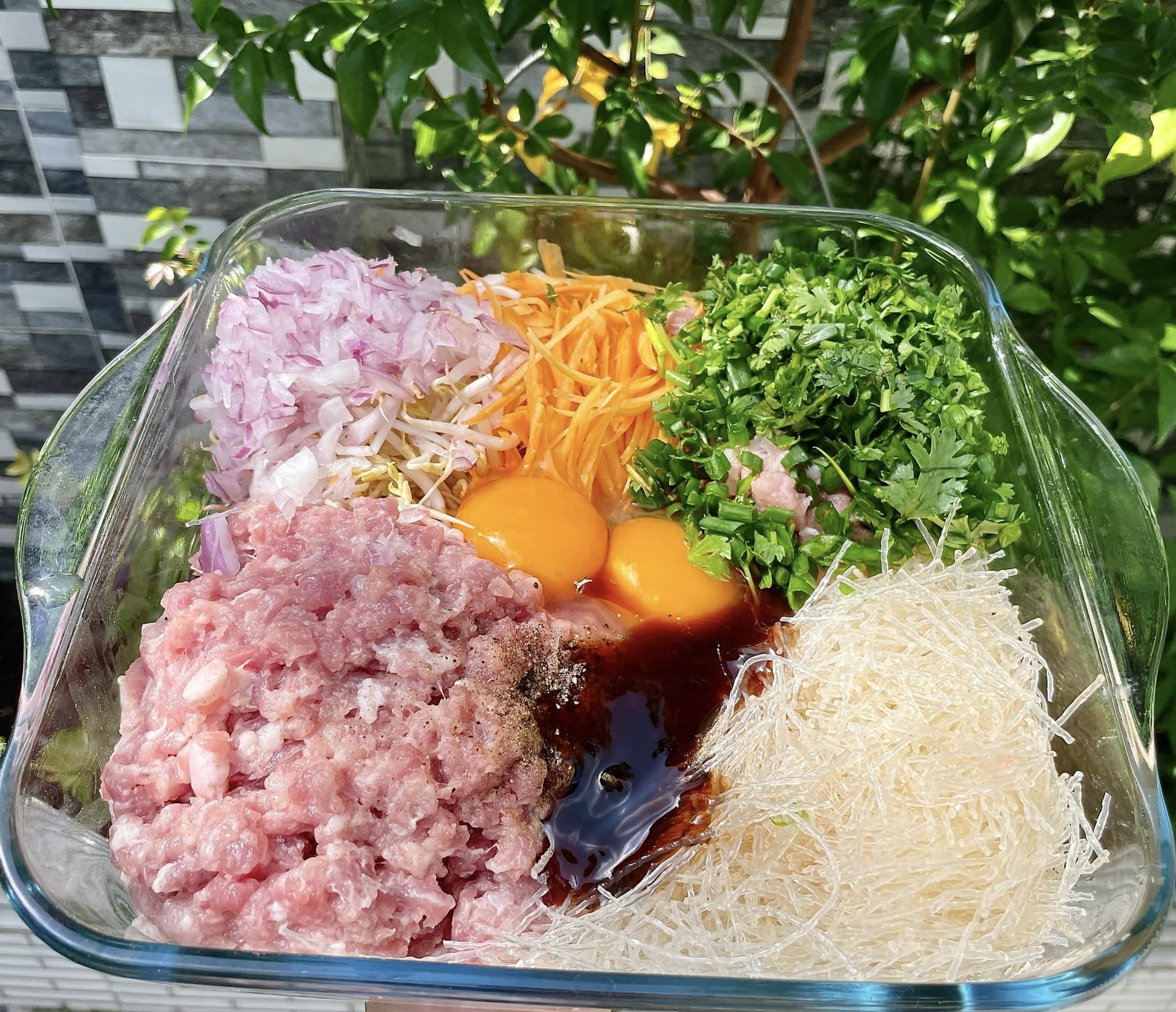 Cách chiên chả giò giòn lâu 