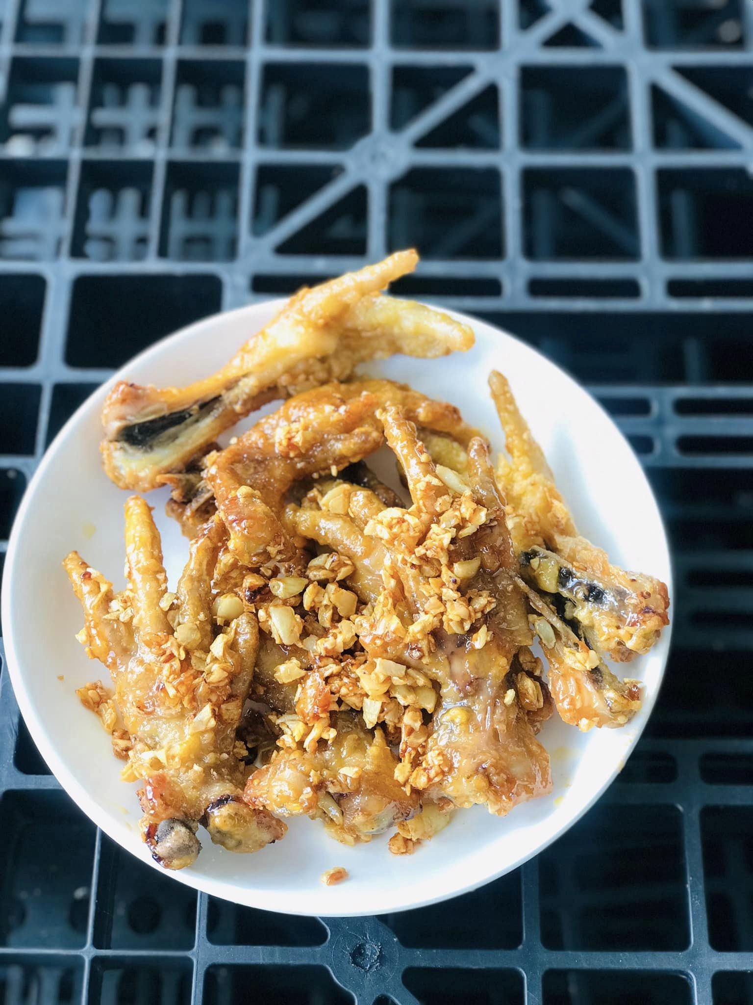 cách làm chân gà chiên bơ tỏi