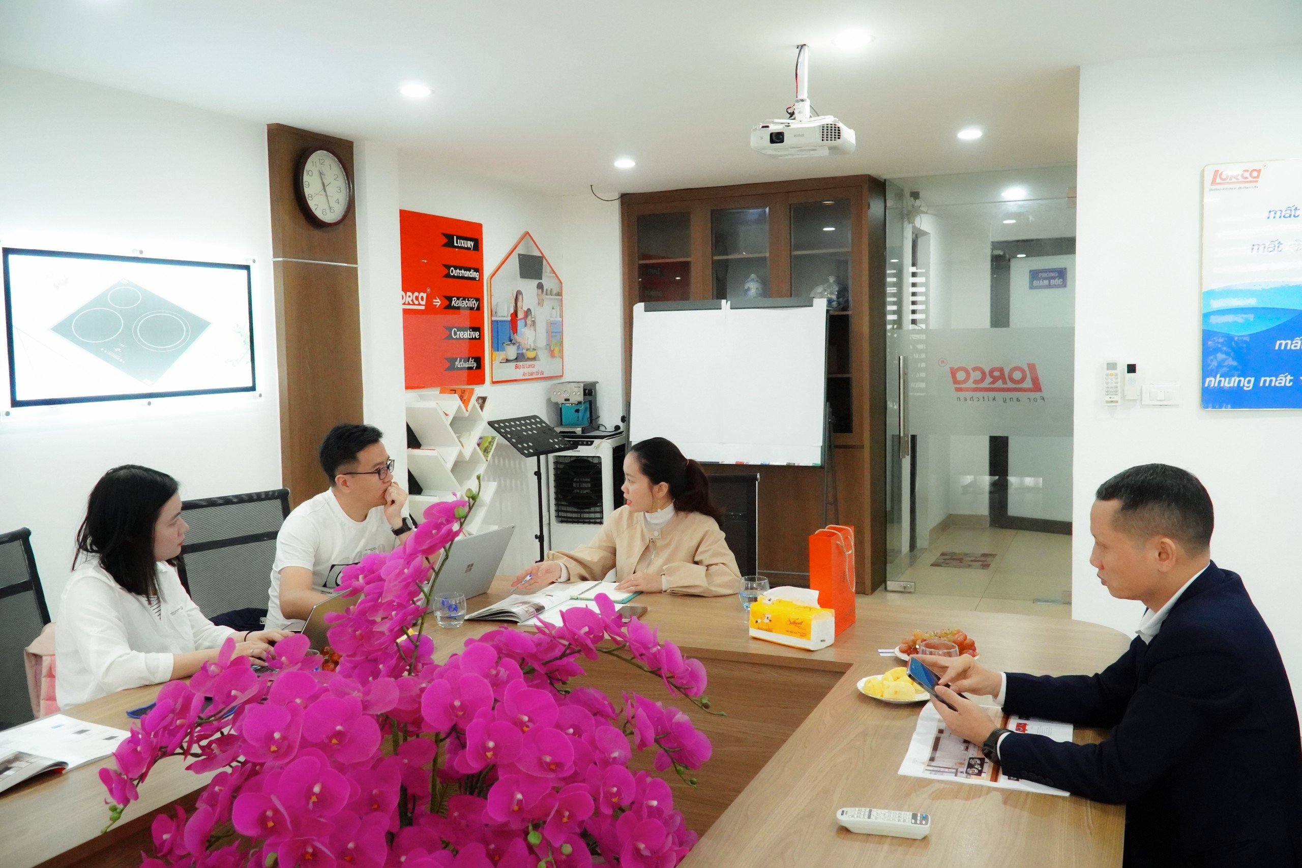 đón tiếp đối tác
