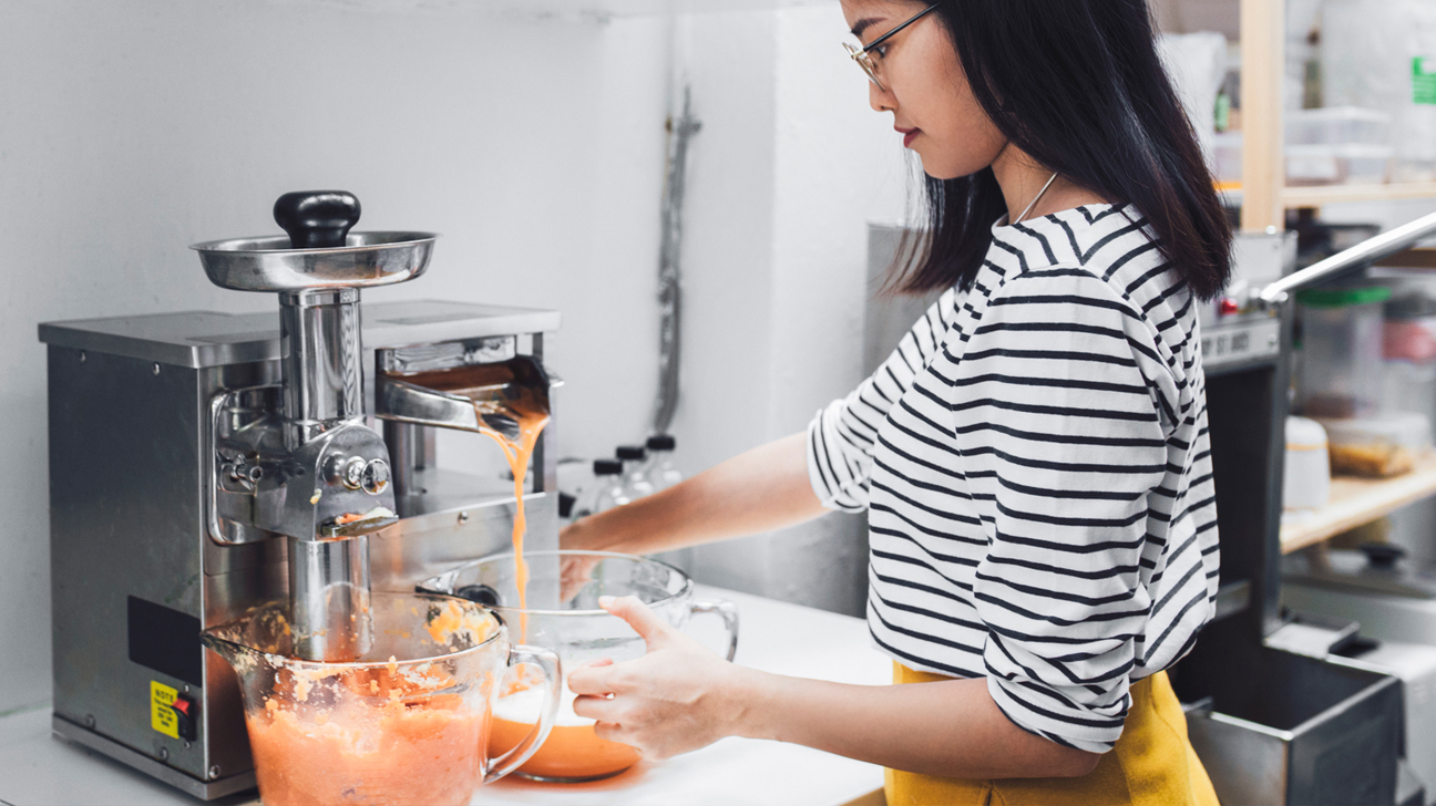 lượng nước ép trái cây nên dùng mỗi ngày
