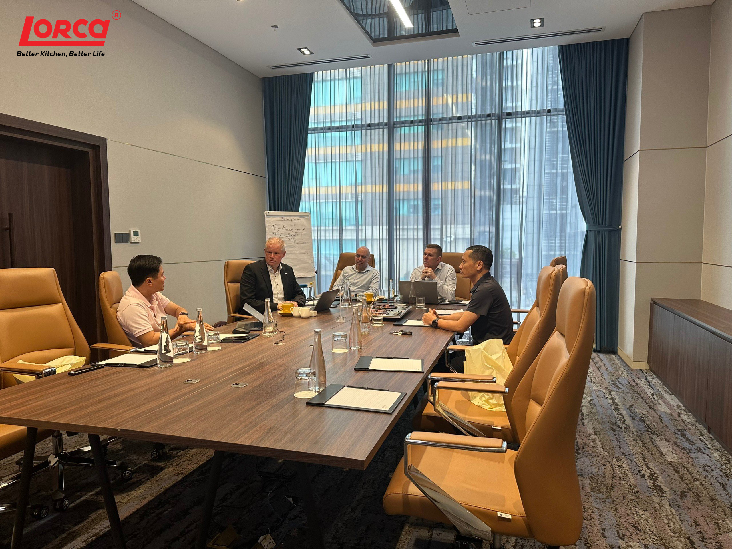 gặp gỡ đối tác E.G.O