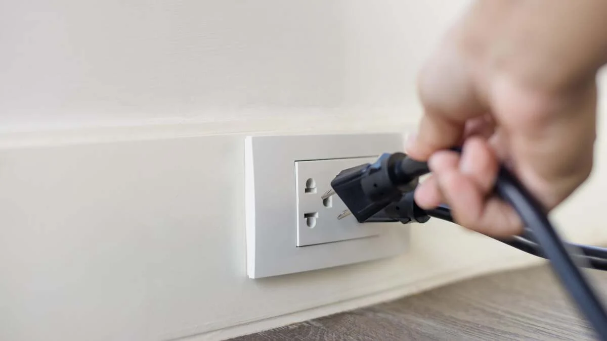 Tắt bớt các thiết bị điện khi không cần thiết