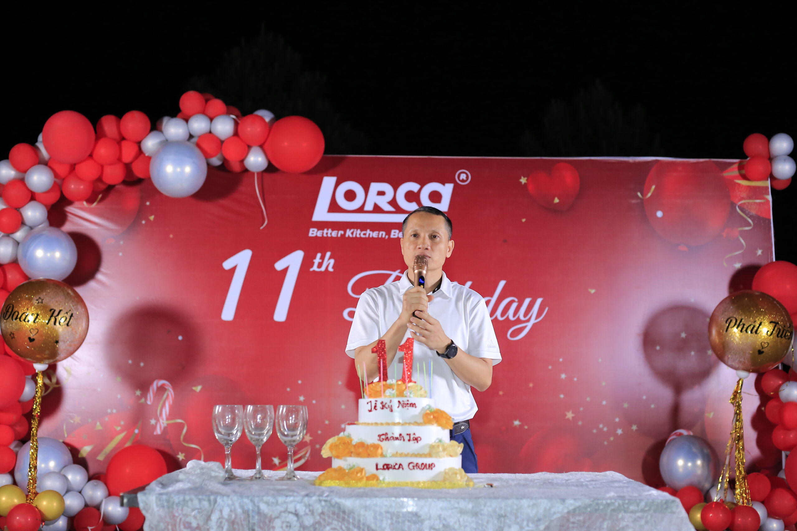 kỉ niệm 11 năm thành lập