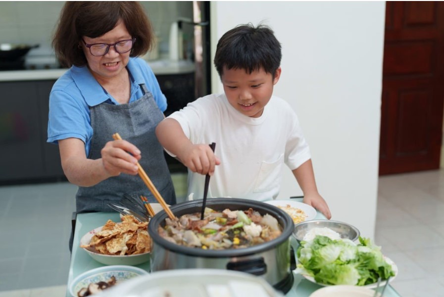 nên dùng nồi lẩu điện hay bếp từ