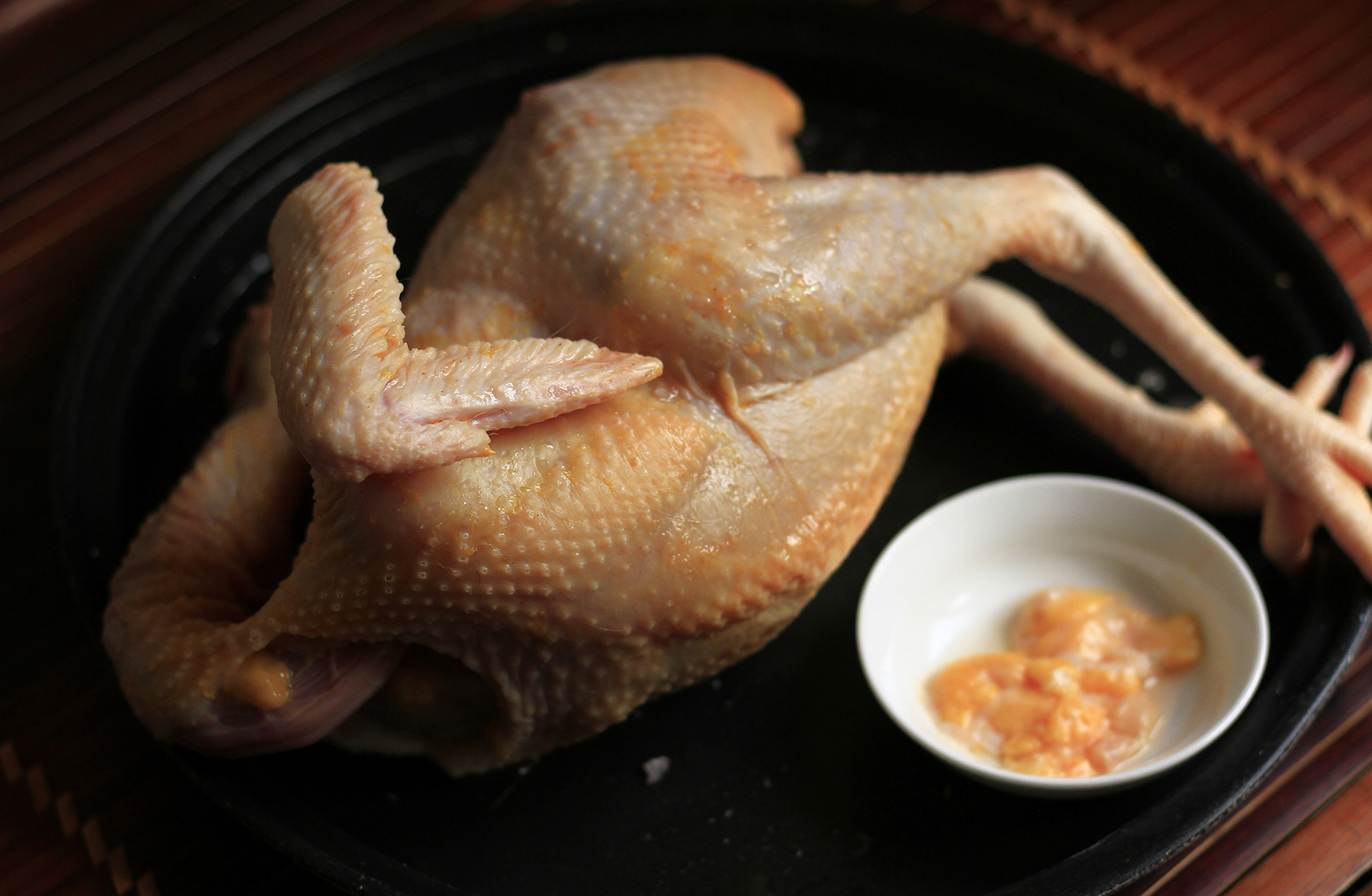 cách làm gà ủ muối bằng bếp từ