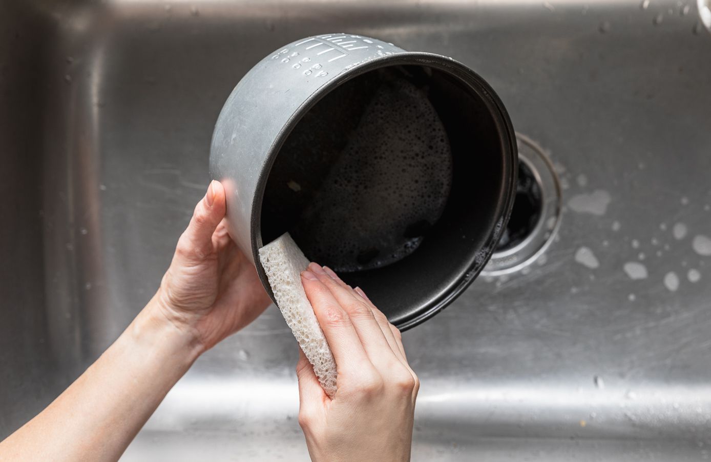 cách khử mùi nồi cơm điện