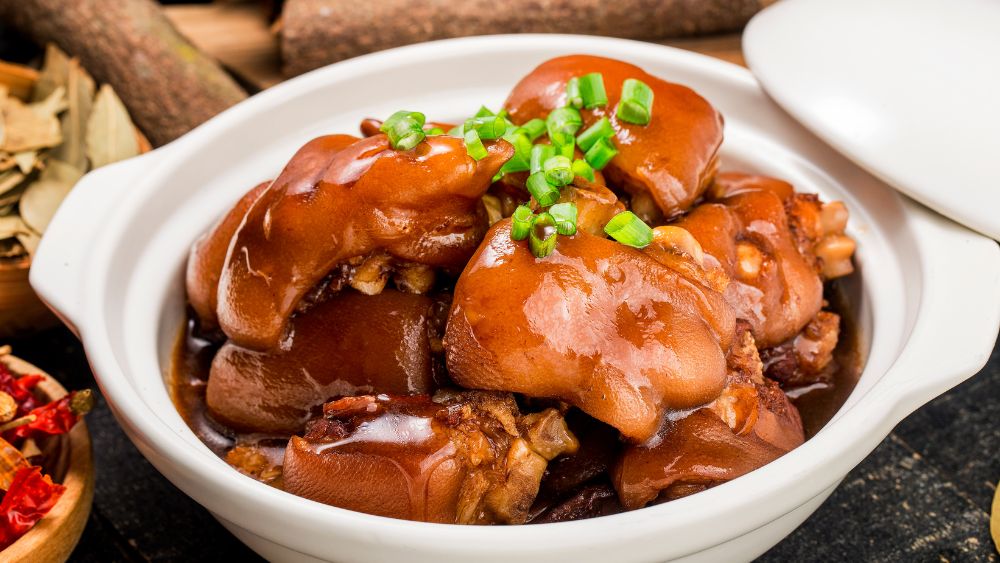 cách nấu chân giò hầm thuốc Bắc