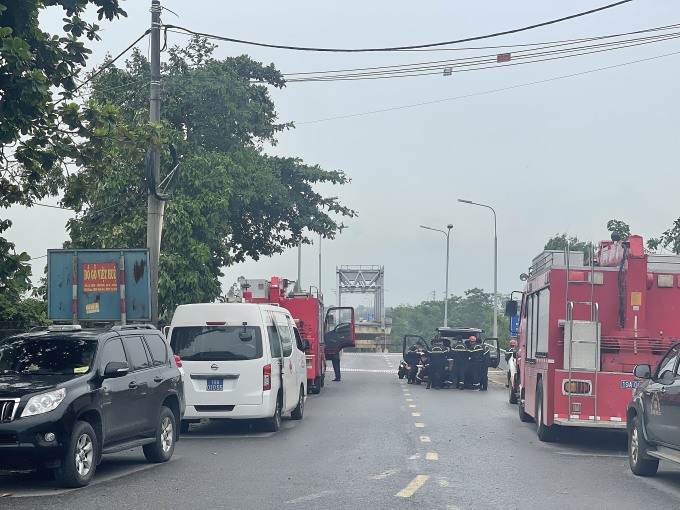 sập cầu Phong Châu