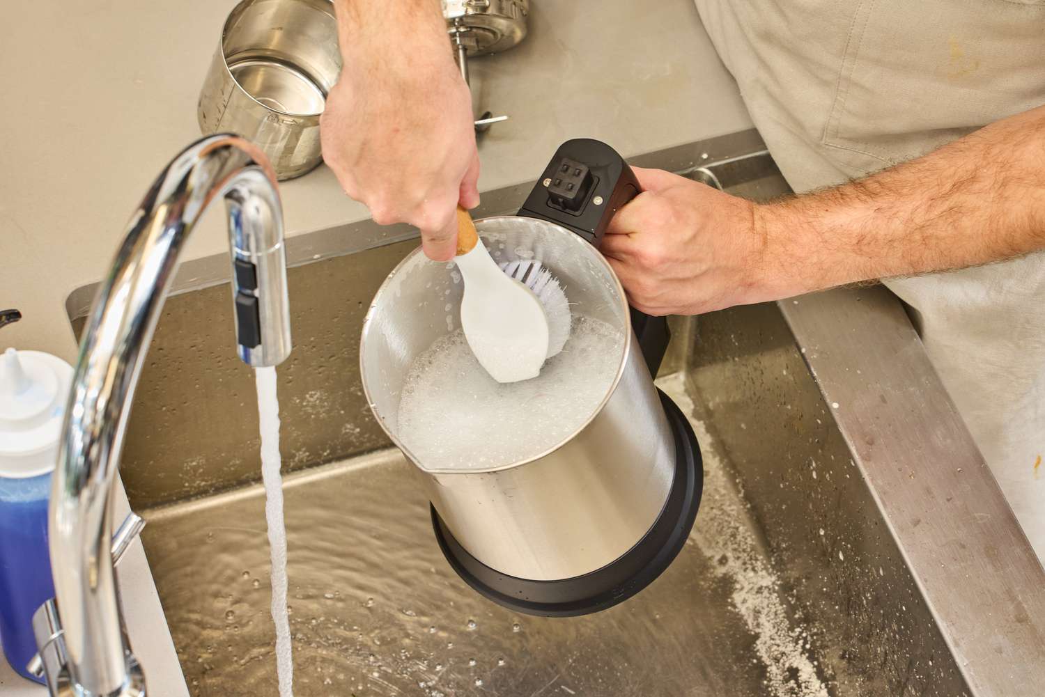 máy làm sữa hạt bị rỉ nước