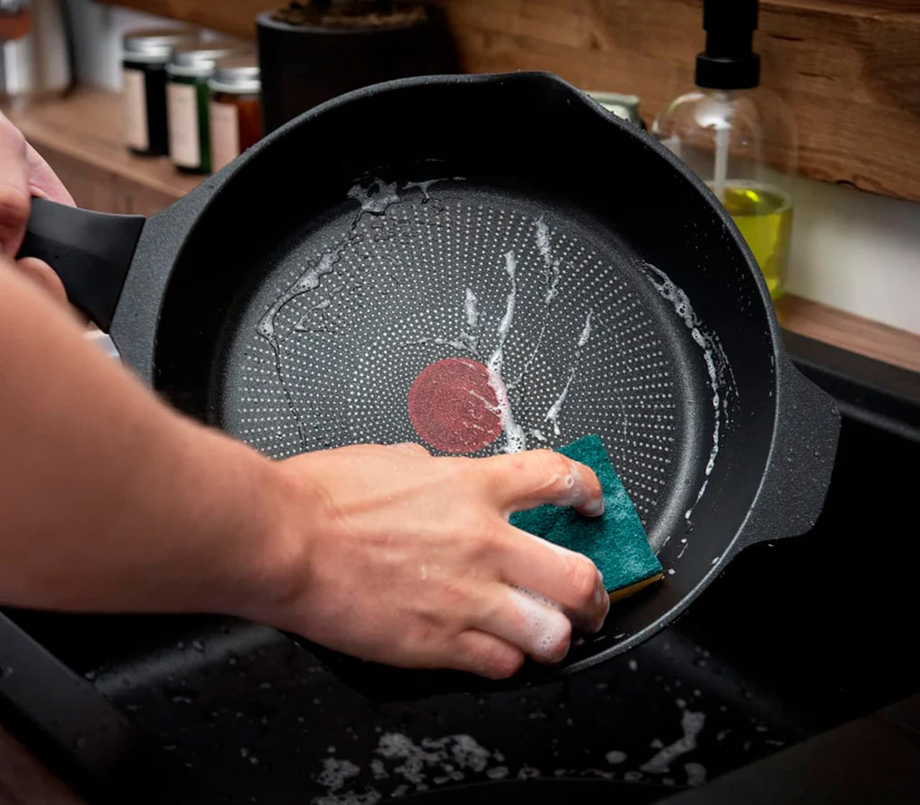 Chảo chống dính bị tróc lớp chống dính