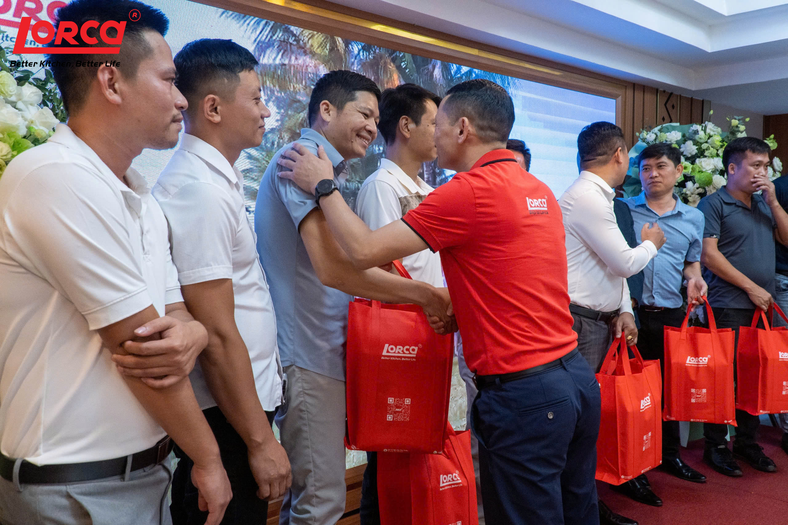 gặp mặt nhà phân phối