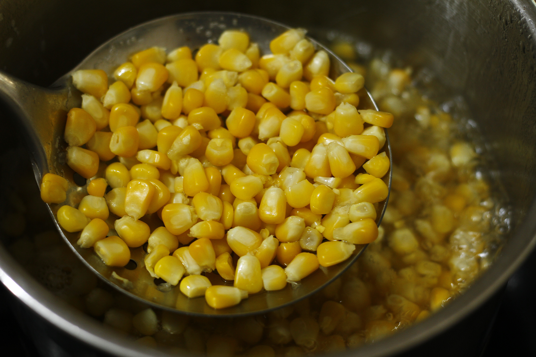 cách làm ngô chiên bằng ngô ngọt