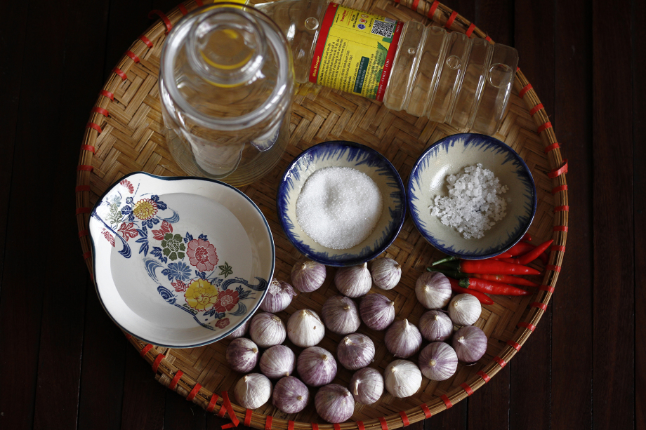 cách làm tỏi ngâm giấm