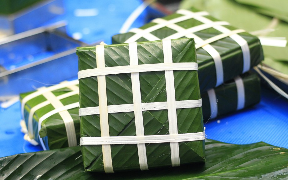 cách gói bánh chưng bằng khuôn