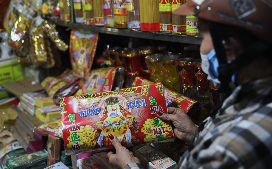 ban thần tài có cúng ông công ông táo không
