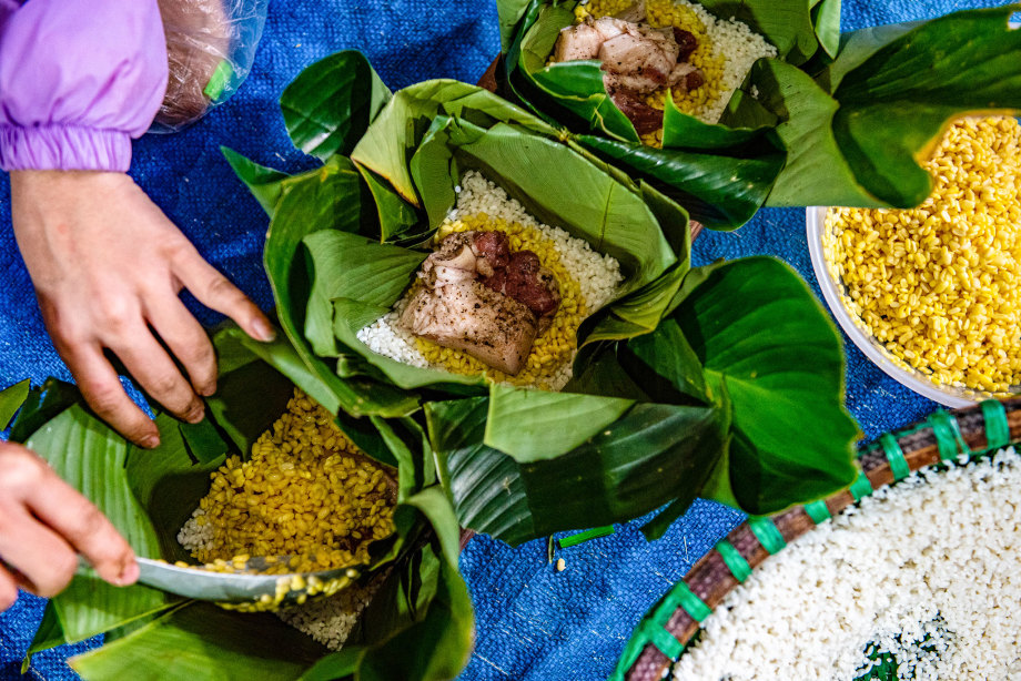 cách gói bánh chưng bằng khuôn