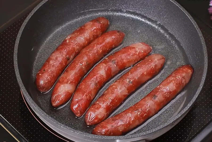 cách chiên lạp xưởng bằng nước