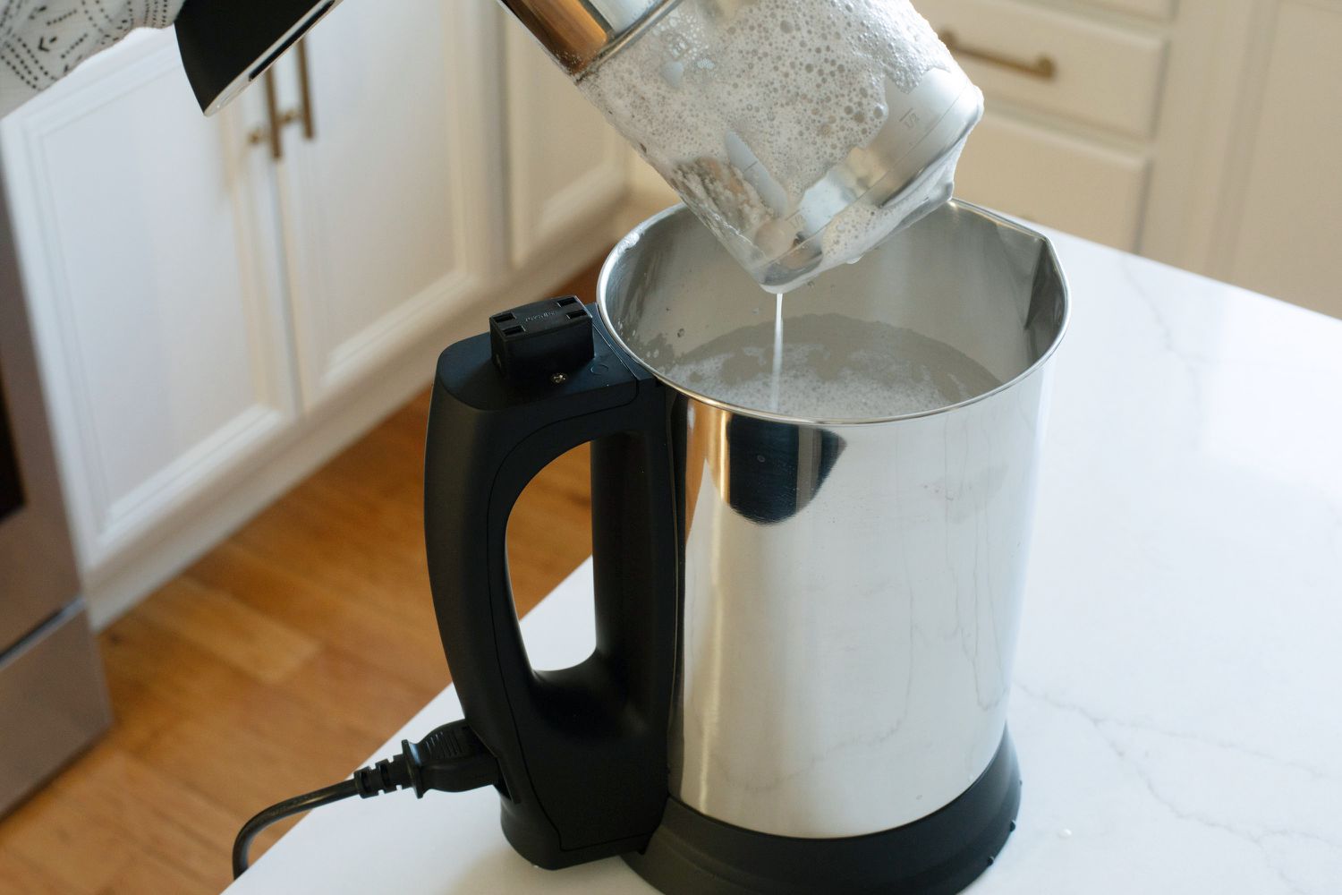 sữa bị lợn cợn