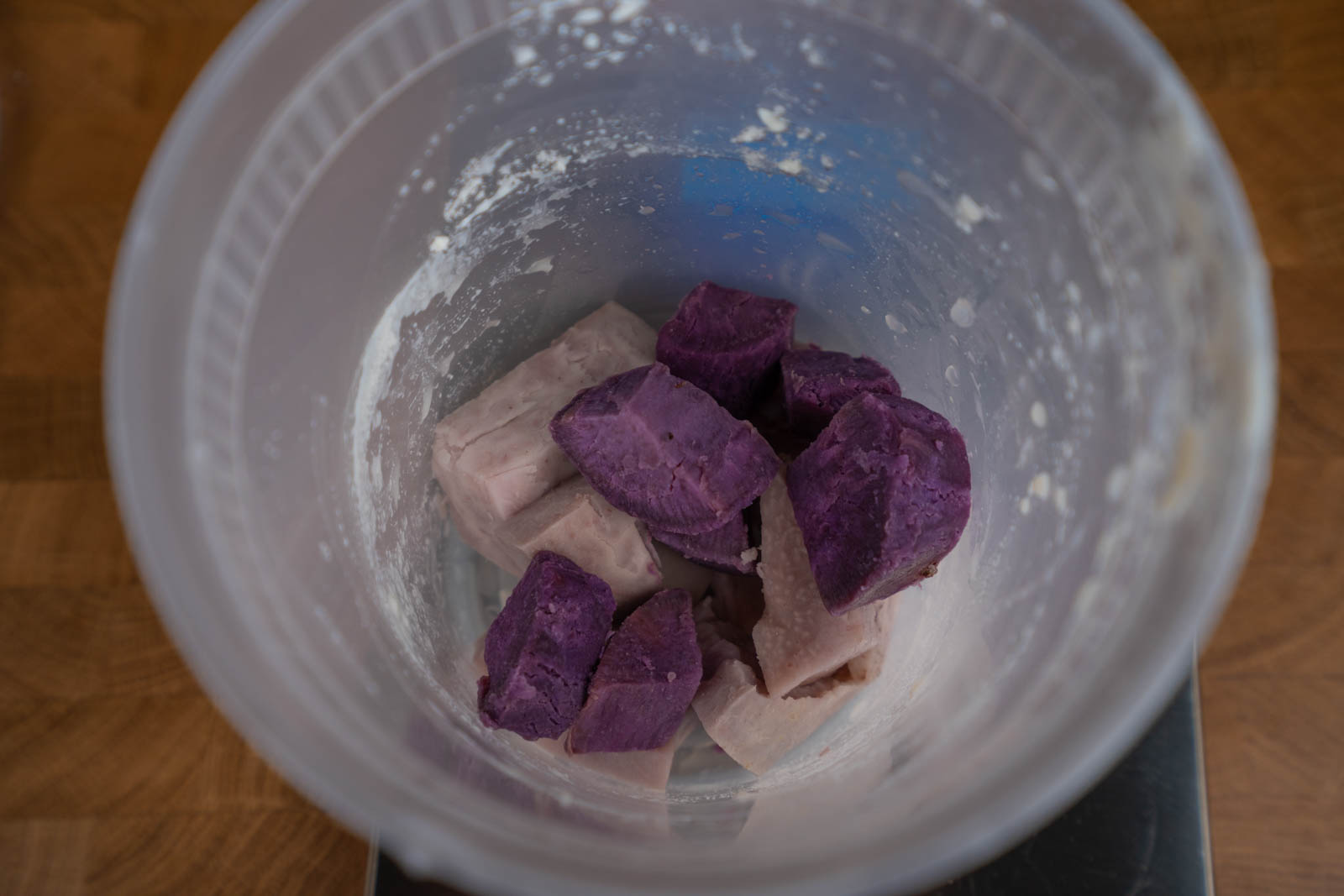 Cách làm khoai môn latte kem muối