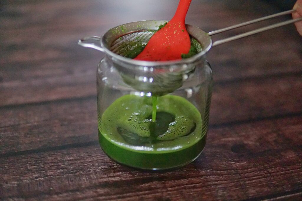 cách làm bánh đúc gân lá dứa