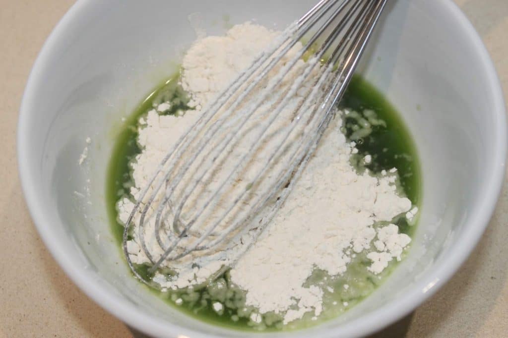 cách làm bánh đúc gân lá dứa